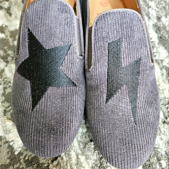 Little Legends textured star and lightning slip on loafer NWOT - Picture 9 of 9